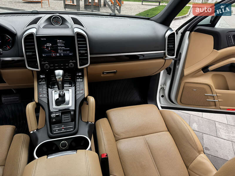 Позашляховик / Кросовер Porsche Cayenne 2017 в Києві