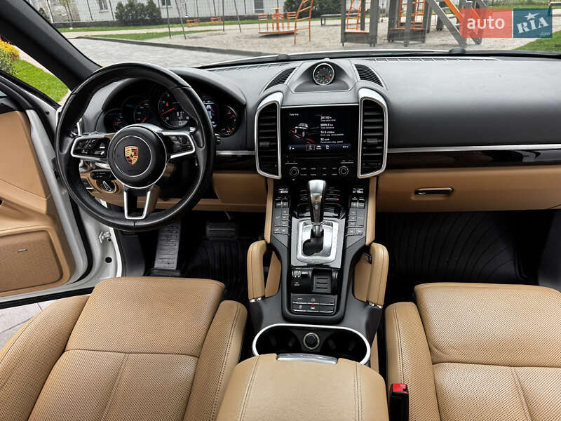 Позашляховик / Кросовер Porsche Cayenne 2017 в Києві