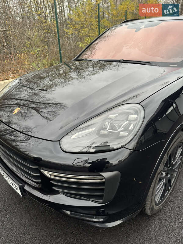 Внедорожник / Кроссовер Porsche Cayenne 2017 в Киеве фото 12 Внедорожник / Кроссовер Porsche Cayenne 2017 в Киеве