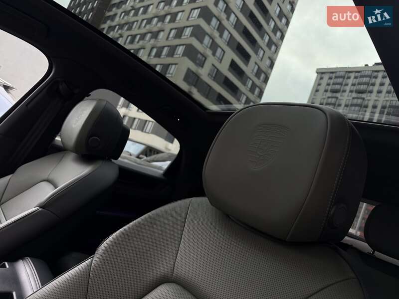 Позашляховик / Кросовер Porsche Cayenne 2024 в Києві