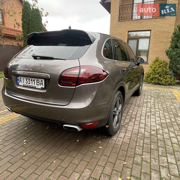 Позашляховик / Кросовер Porsche Cayenne 2012 в Києві
