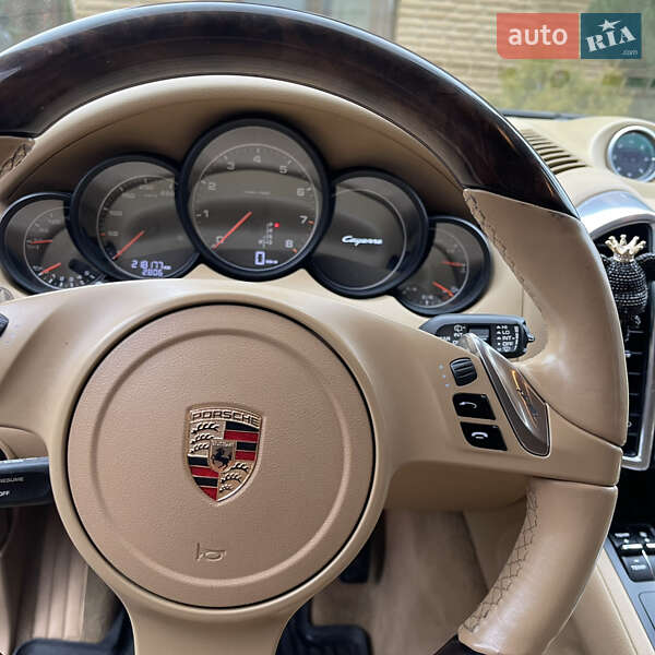 Позашляховик / Кросовер Porsche Cayenne 2012 в Києві