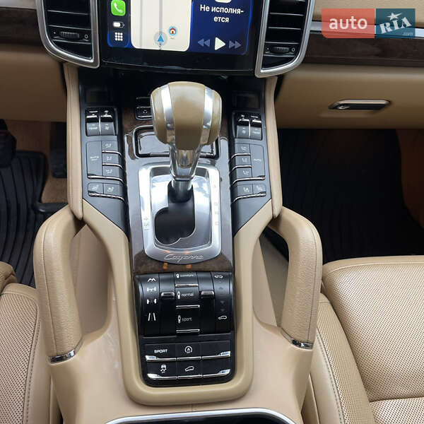 Позашляховик / Кросовер Porsche Cayenne 2012 в Києві