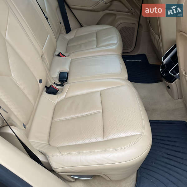 Позашляховик / Кросовер Porsche Cayenne 2012 в Києві