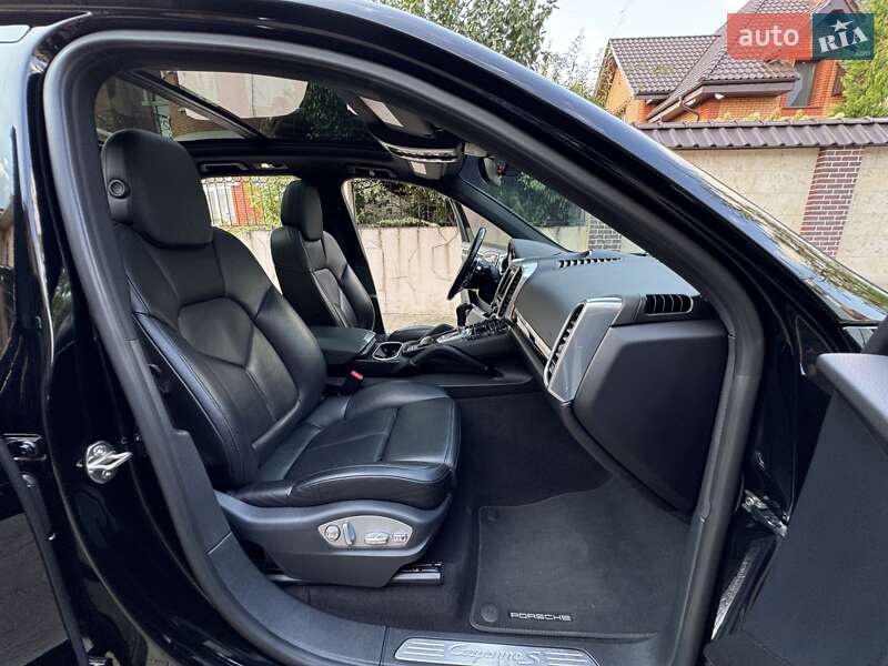 Позашляховик / Кросовер Porsche Cayenne 2015 в Одесі фото 18 Позашляховик / Кросовер Porsche Cayenne 2015 в Одесі