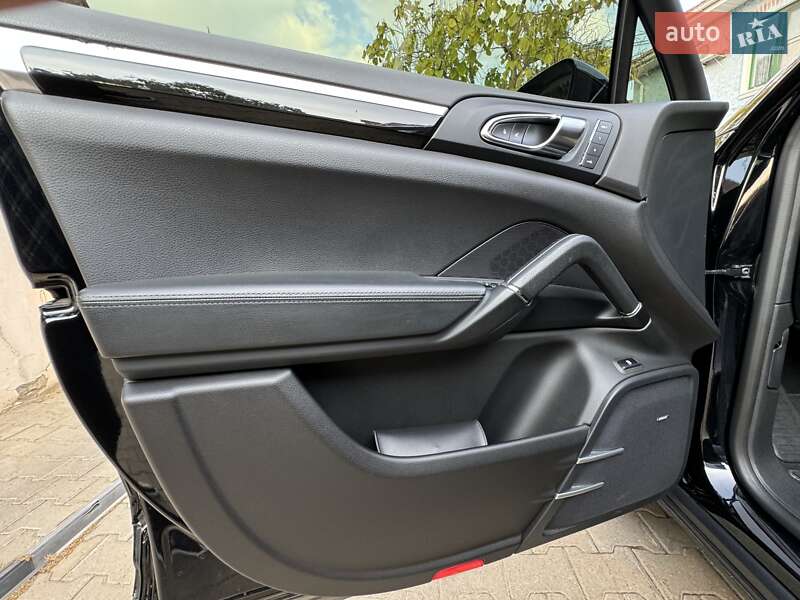 Позашляховик / Кросовер Porsche Cayenne 2015 в Одесі фото 35 Позашляховик / Кросовер Porsche Cayenne 2015 в Одесі