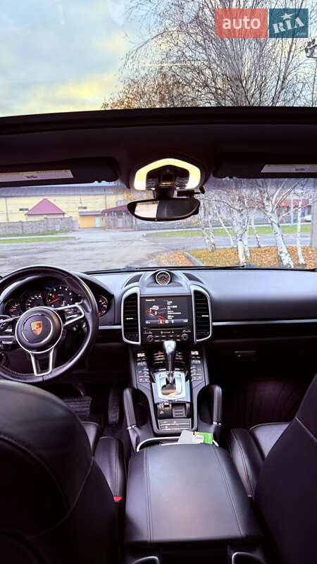 Внедорожник / Кроссовер Porsche Cayenne 2016 в Днепре
