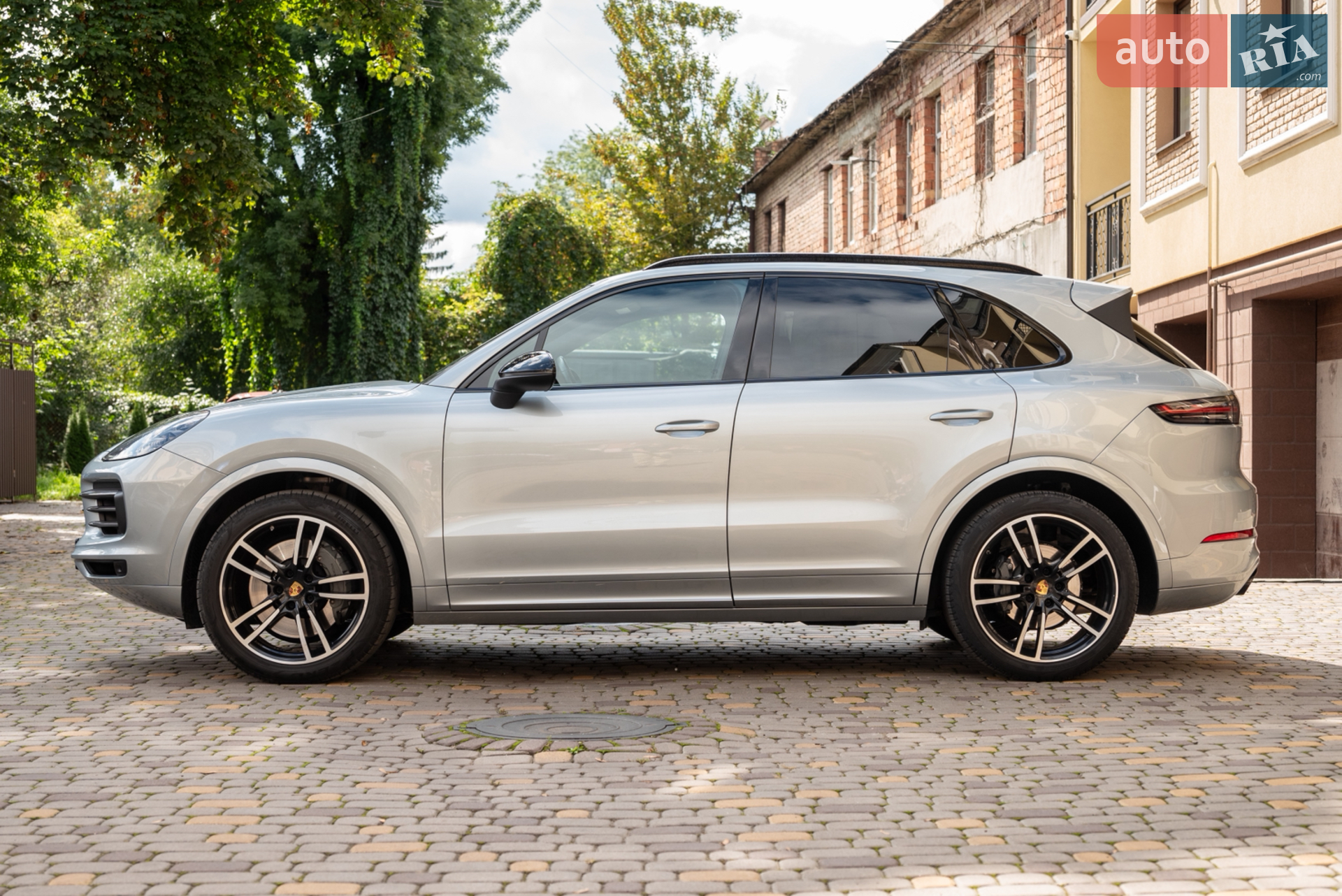 2020 Porsche Cayenne - мініатюра 2