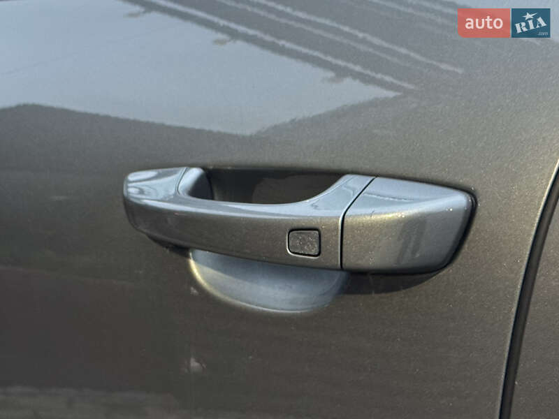 Позашляховик / Кросовер Porsche Cayenne 2017 в Києві фото 30 Позашляховик / Кросовер Porsche Cayenne 2017 в Києві