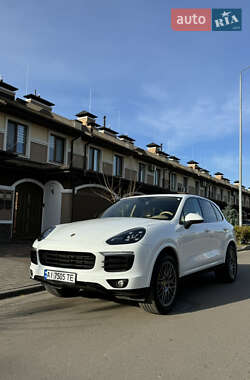 Внедорожник / Кроссовер Porsche Cayenne 2016 в Броварах