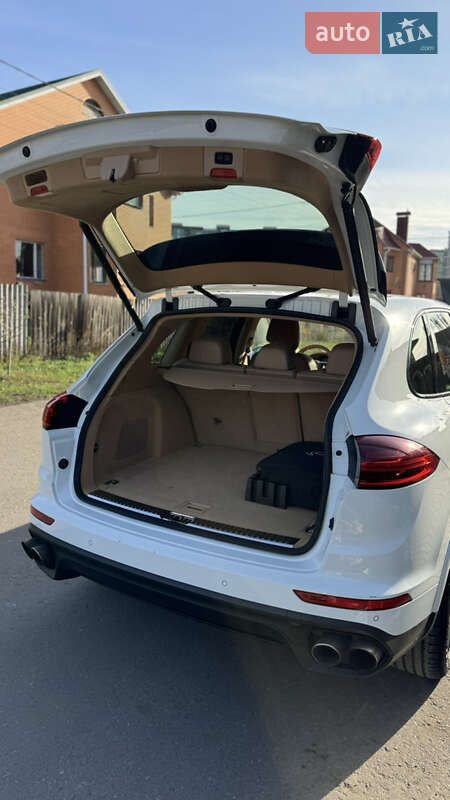Позашляховик / Кросовер Porsche Cayenne 2016 в Броварах фото 12 Позашляховик / Кросовер Porsche Cayenne 2016 в Броварах
