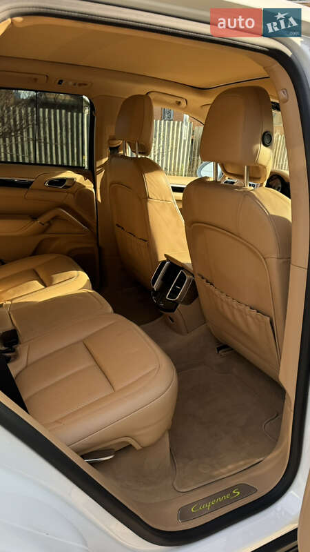 Позашляховик / Кросовер Porsche Cayenne 2016 в Броварах фото 33 Позашляховик / Кросовер Porsche Cayenne 2016 в Броварах