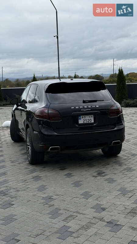 Позашляховик / Кросовер Porsche Cayenne 2013 в Хусті