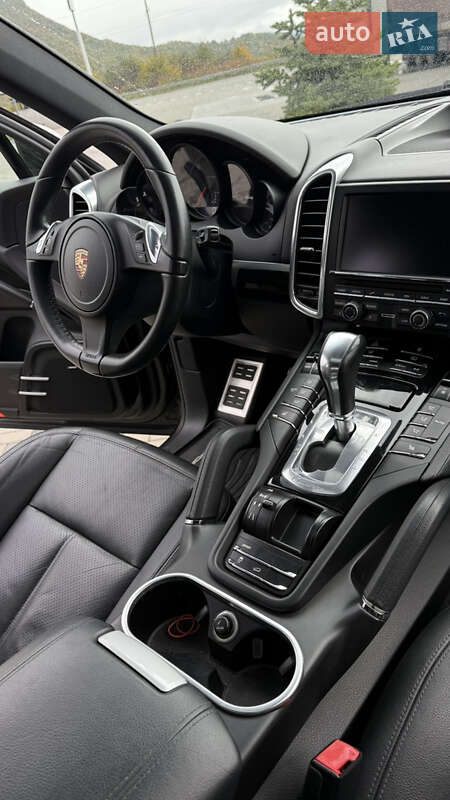 Позашляховик / Кросовер Porsche Cayenne 2013 в Хусті