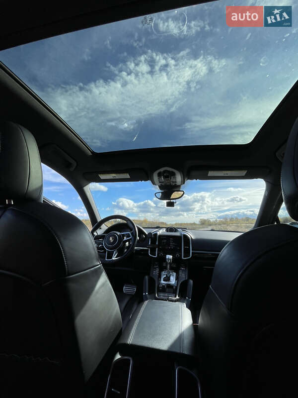 Внедорожник / Кроссовер Porsche Cayenne 2017 в Трускавце фото 12 Внедорожник / Кроссовер Porsche Cayenne 2017 в Трускавце