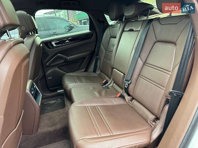 Позашляховик / Кросовер Porsche Cayenne 2021 в Києві