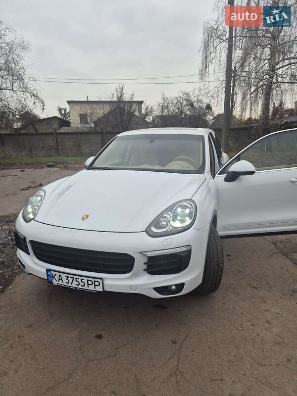 Внедорожник / Кроссовер Porsche Cayenne 2014 в Киеве