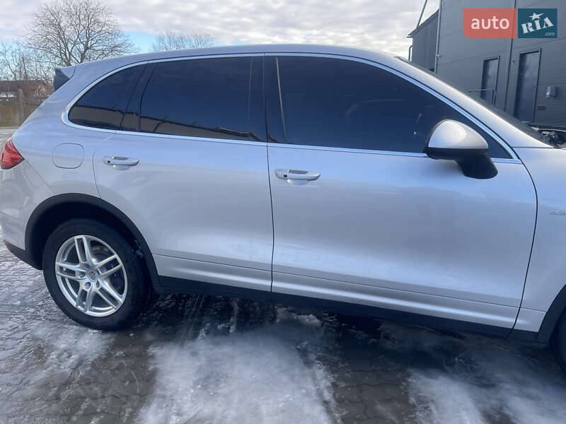 Позашляховик / Кросовер Porsche Cayenne 2013 в Бориславі