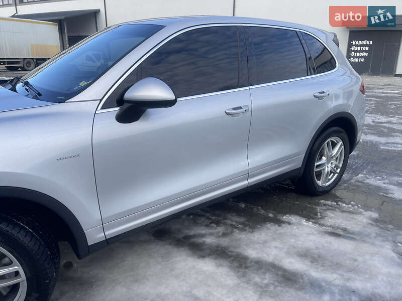 Позашляховик / Кросовер Porsche Cayenne 2013 в Бориславі