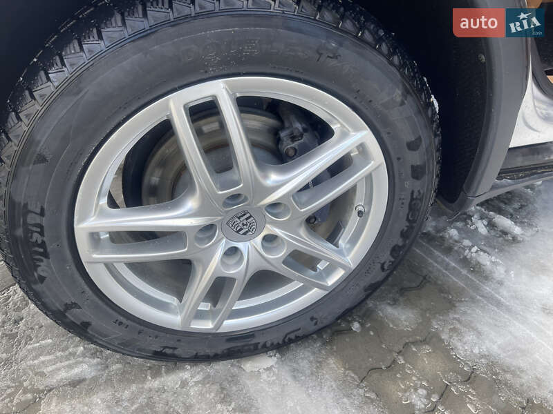 Позашляховик / Кросовер Porsche Cayenne 2013 в Бориславі