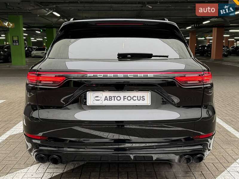 Позашляховик / Кросовер Porsche Cayenne 2021 в Києві