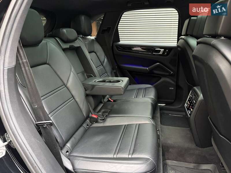 Позашляховик / Кросовер Porsche Cayenne 2021 в Києві