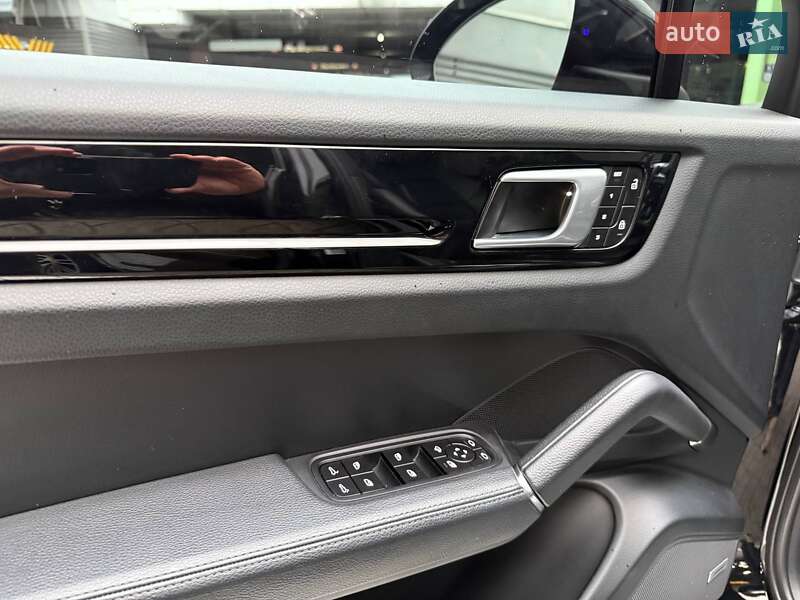 Позашляховик / Кросовер Porsche Cayenne 2021 в Києві