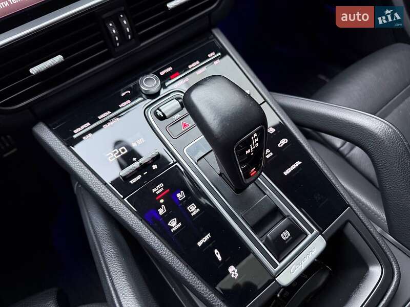 Позашляховик / Кросовер Porsche Cayenne 2021 в Києві