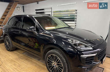 Позашляховик / Кросовер Porsche Cayenne 2015 в Львові