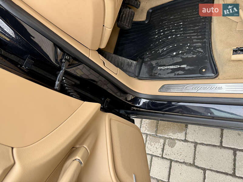 Внедорожник / Кроссовер Porsche Cayenne 2015 в Львове