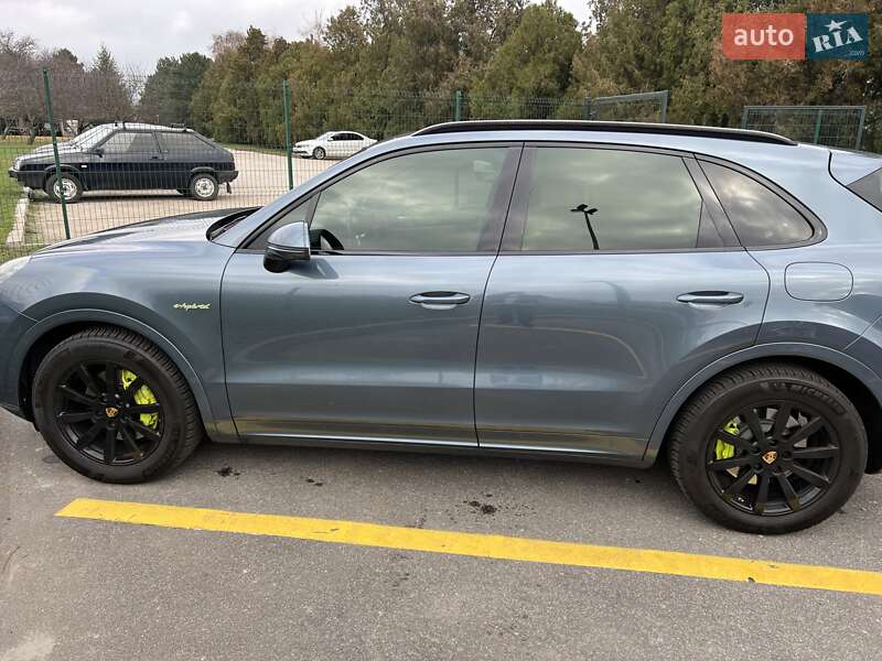 Внедорожник / Кроссовер Porsche Cayenne 2018 в Днепре фото 6 Внедорожник / Кроссовер Porsche Cayenne 2018 в Днепре