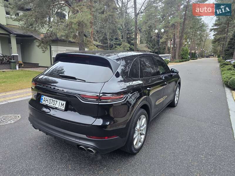 Позашляховик / Кросовер Porsche Cayenne 2017 в Вишгороді