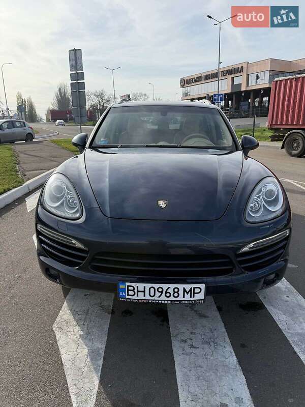 Позашляховик / Кросовер Porsche Cayenne 2013 в Одесі
