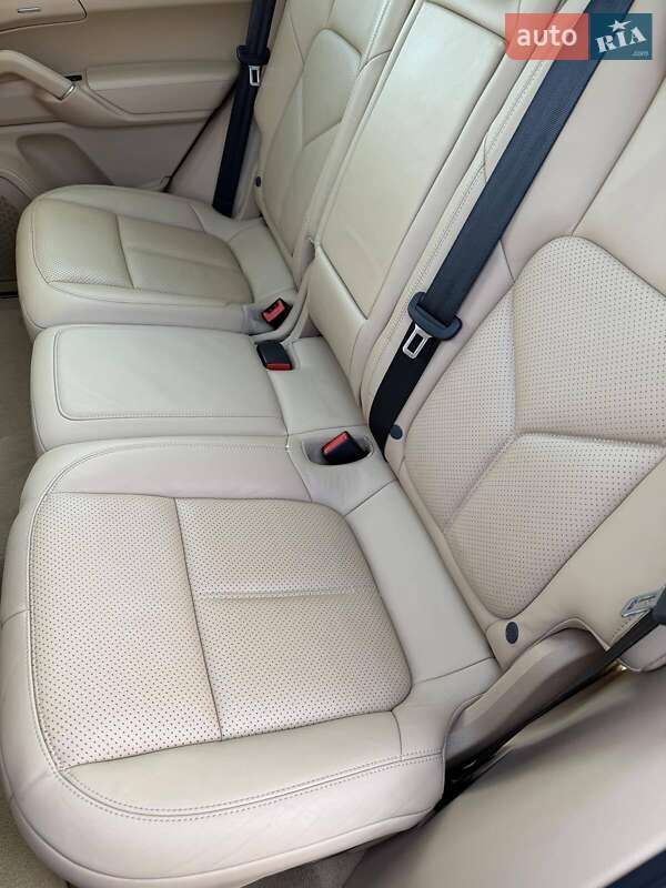 Позашляховик / Кросовер Porsche Cayenne 2013 в Одесі