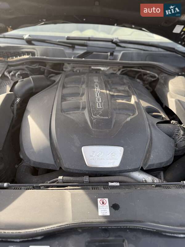 Позашляховик / Кросовер Porsche Cayenne 2013 в Одесі