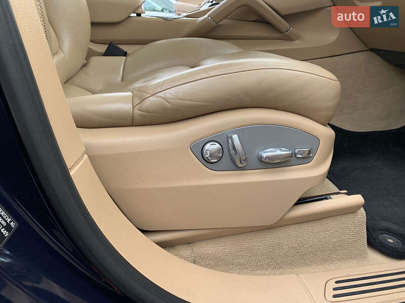 Позашляховик / Кросовер Porsche Cayenne 2011 в Кам'янському