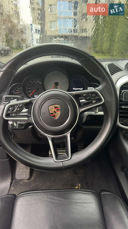 Позашляховик / Кросовер Porsche Cayenne 2016 в Кременчуці
