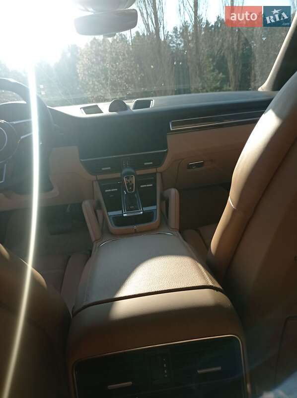 Позашляховик / Кросовер Porsche Cayenne 2019 в Києві