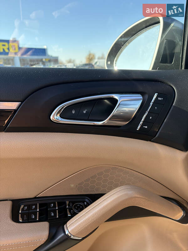 Позашляховик / Кросовер Porsche Cayenne 2015 в Києві фото 19 Позашляховик / Кросовер Porsche Cayenne 2015 в Києві