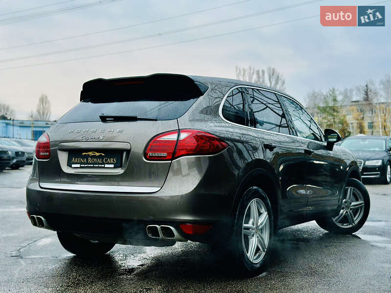 Позашляховик / Кросовер Porsche Cayenne 2012 в Харкові