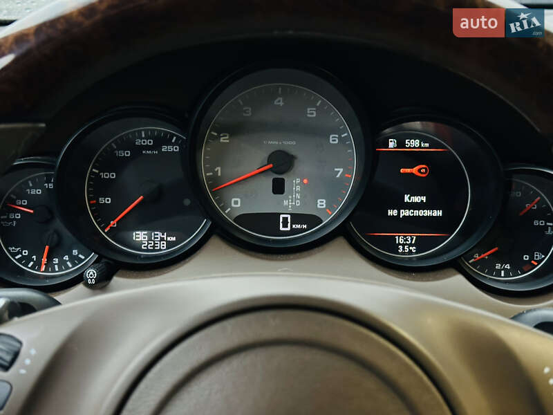 Позашляховик / Кросовер Porsche Cayenne 2012 в Харкові