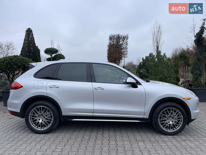 Внедорожник / Кроссовер Porsche Cayenne 2014 в Луцке