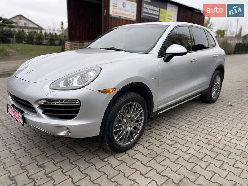 Внедорожник / Кроссовер Porsche Cayenne 2014 в Луцке