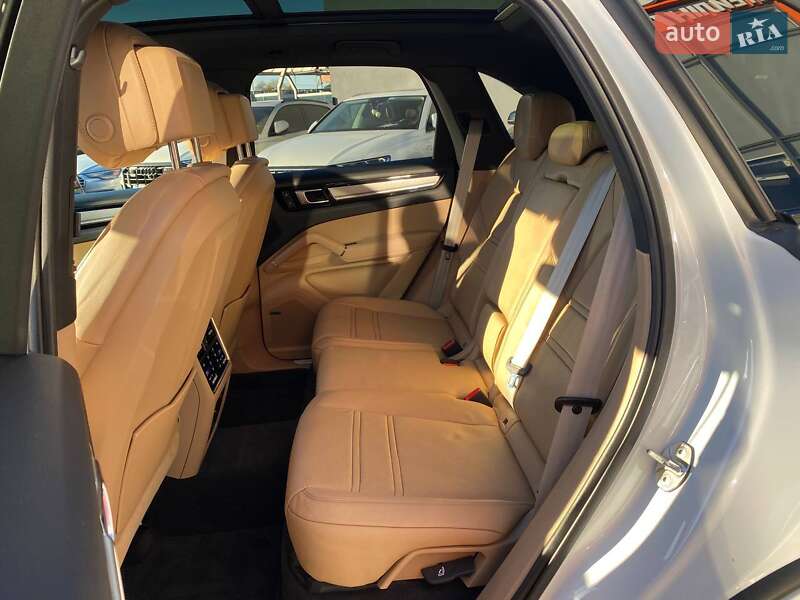 Позашляховик / Кросовер Porsche Cayenne 2022 в Львові