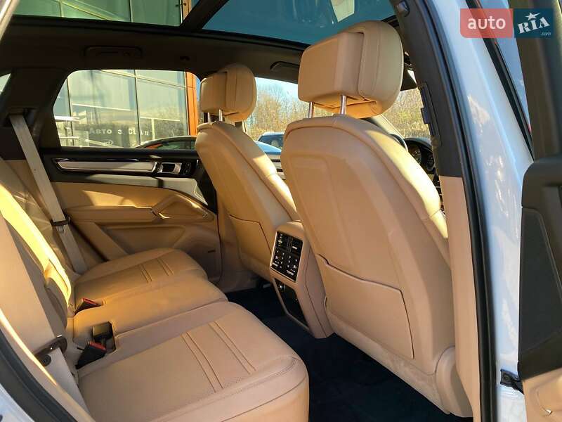 Позашляховик / Кросовер Porsche Cayenne 2022 в Львові