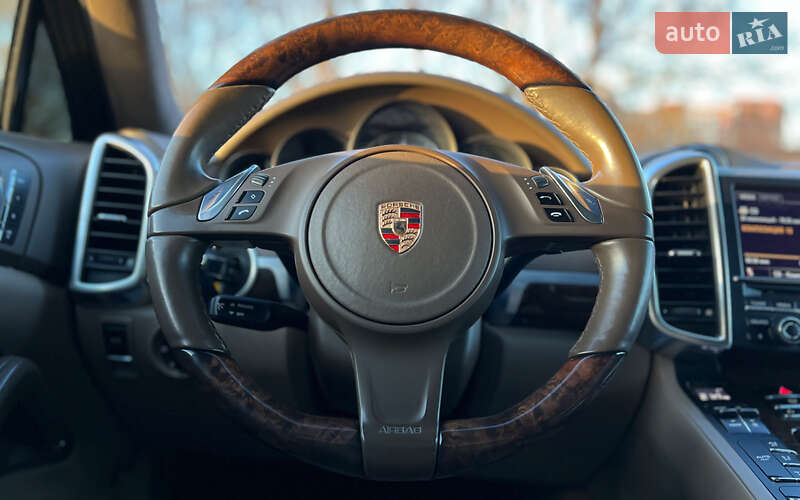 Внедорожник / Кроссовер Porsche Cayenne 2012 в Львове