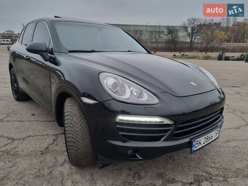 Внедорожник / Кроссовер Porsche Cayenne 2013 в Ровно