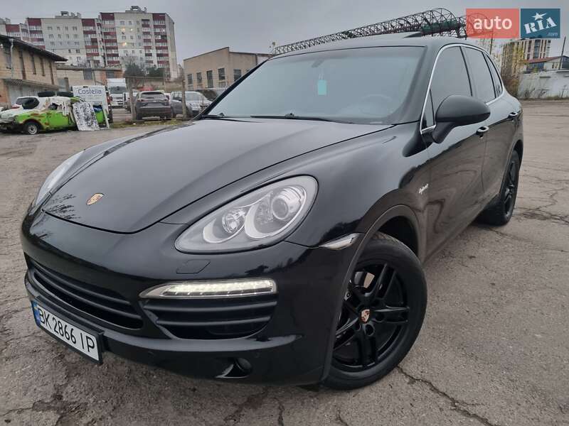 Внедорожник / Кроссовер Porsche Cayenne 2013 в Ровно