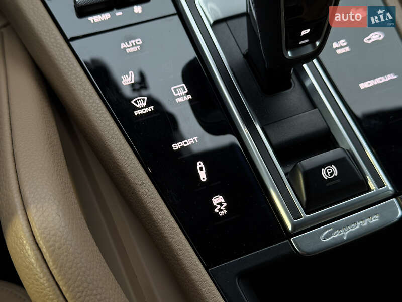 Внедорожник / Кроссовер Porsche Cayenne 2018 в Киеве