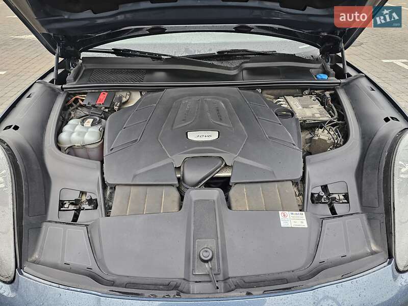 Позашляховик / Кросовер Porsche Cayenne 2018 в Києві